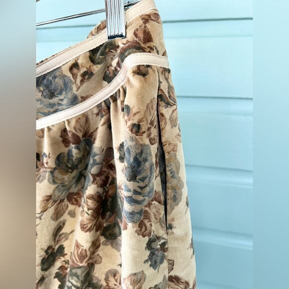 Vintage dark academia dark romantic velvet skirt floral fall winter cottagecore - Picture 3 of 8